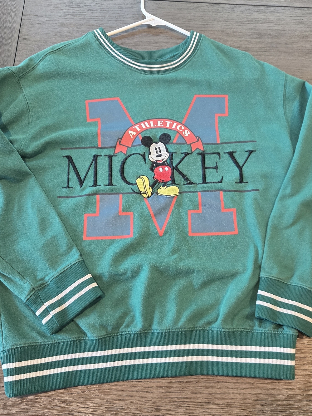 Disney Mickey Mouse Sweatshirt Mens Medium Green Athletics Embroidered Pullover